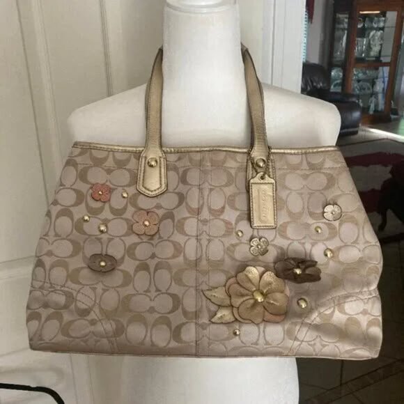 Coach "Signature" Purse - Picture 1 of 10